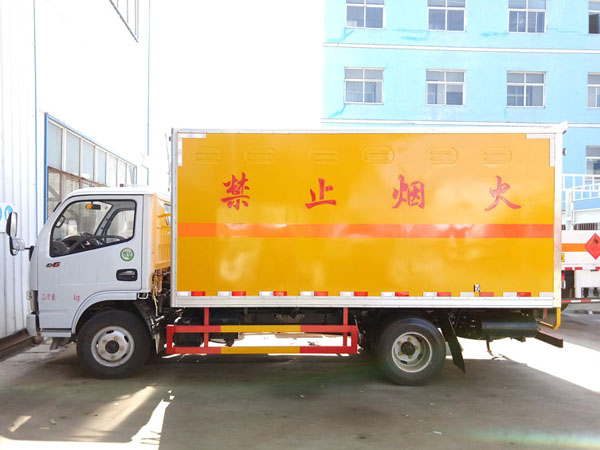 東風(fēng)4米1(藍(lán)牌)爆破器材車