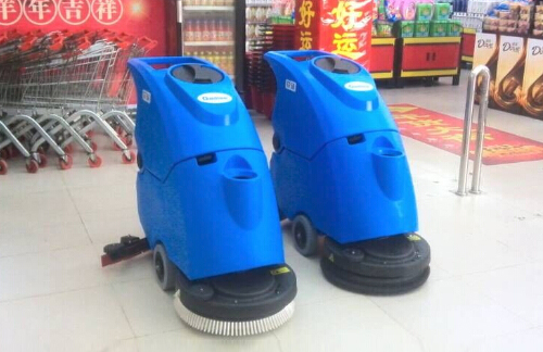 如何選擇一款適用的全自動(dòng)洗地機(jī)？
